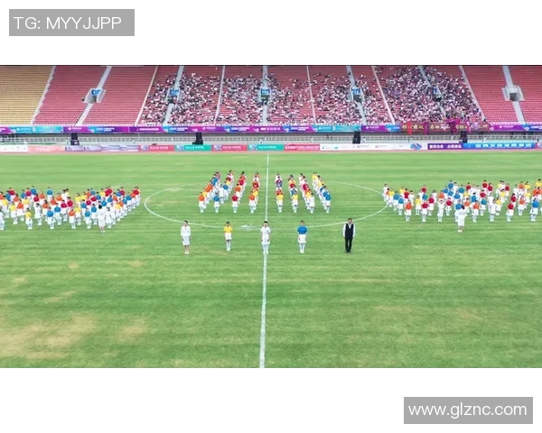 足球明星高清绘画素材分享展现球场魅力与艺术结合的完美作品 足球明星高清绘画素材分享展现球场魅力与艺术结合的完美作品